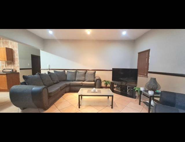 3 BEDROOM TOWNHOUSE FOR SALE IN VANDERBIJLPARK SE 2